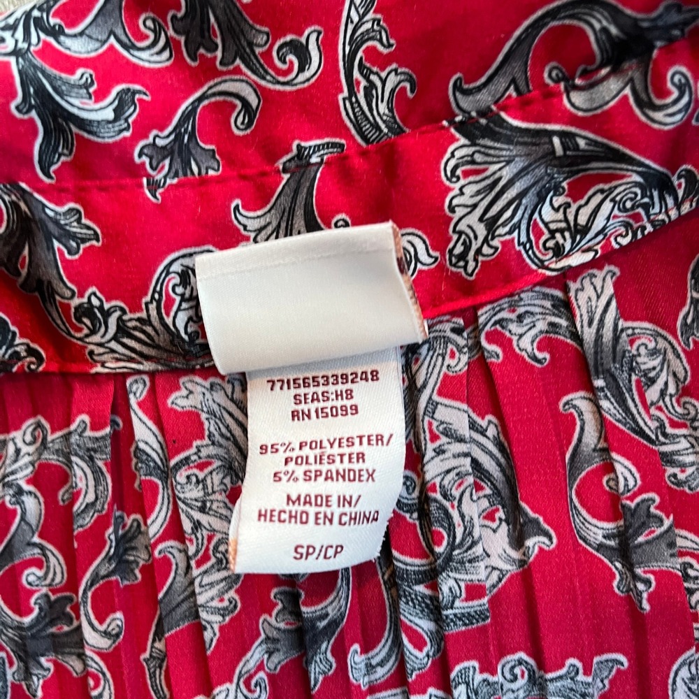 Covington Petite Women's Red Print Pleated Bell Sleeve Blouse Size SP - Picture 3 of 7